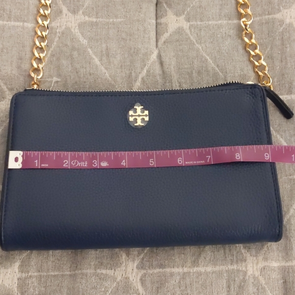 Navy blue Tory Burch zip closure purse - Picture 6 of 8